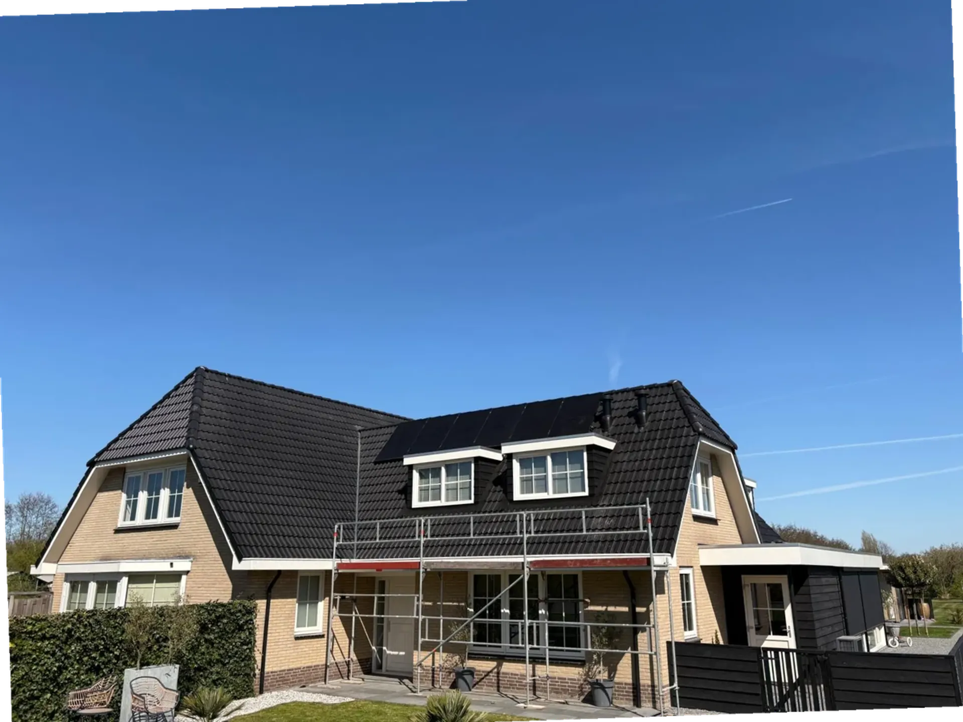 Volledig gerenoveerd pannendak met nieuwe dakpannen
